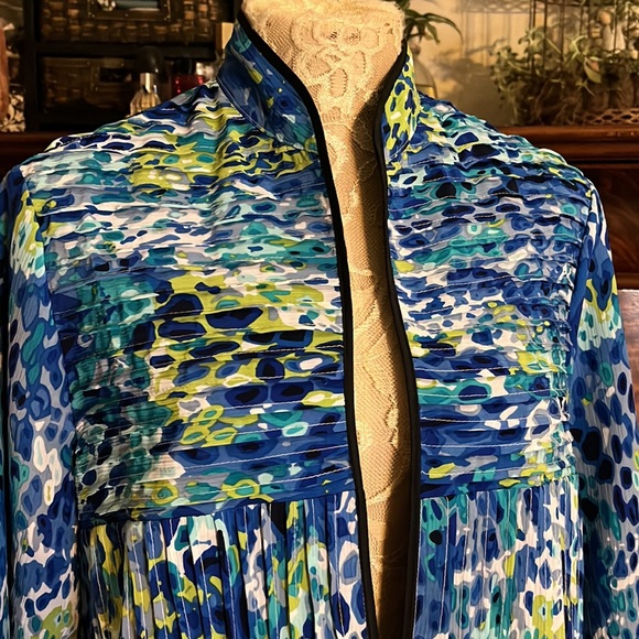 Striking light weight open jacket- petite- like new fully lined and reversible - Picture 2 of 11